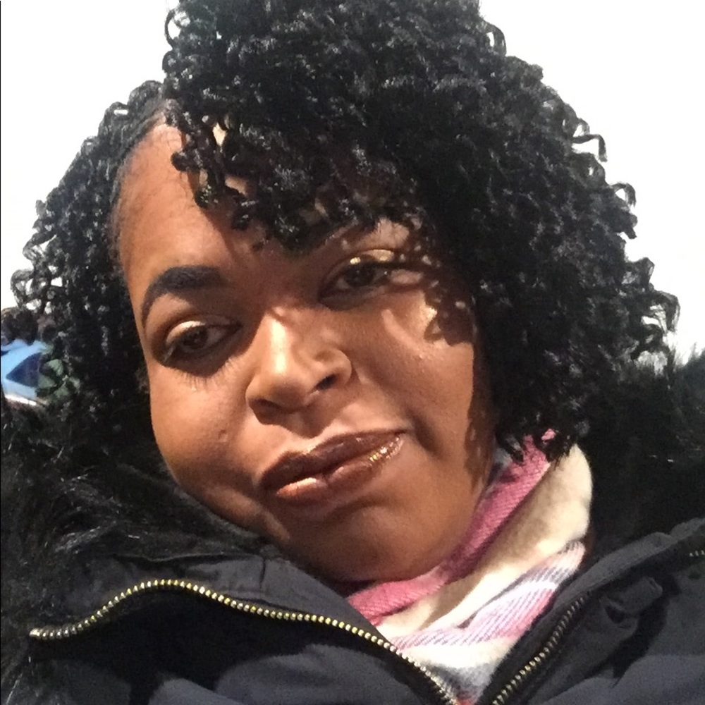 Meet your Posher, Gloria